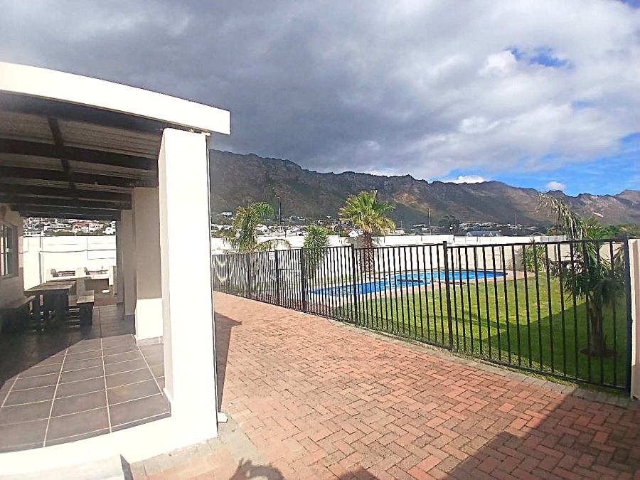 2 Bedroom Property for Sale in Admirals Park Western Cape